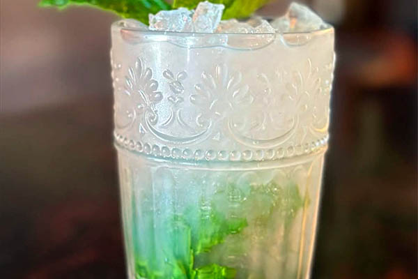 fresh mint cocktail, Corner Bar
