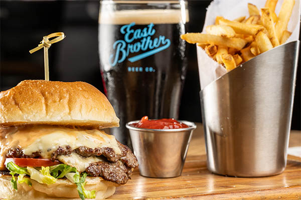 hamburger and East Brothers beer, Tam Tavern